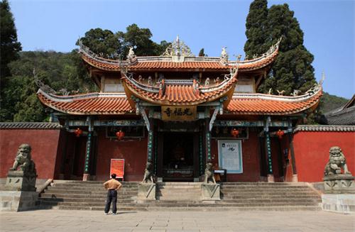 光福寺  西昌光福寺,又称泸山光福寺,位于四川省凉.