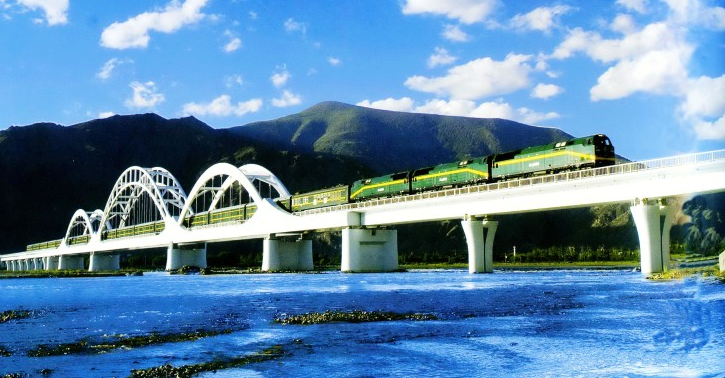 拉萨河特大桥拉萨河特大桥是青藏铁路标志性工程之一,横.