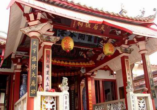 天后祖祠天后祖祠位于莆田忠门港里村,古称贤良港,.