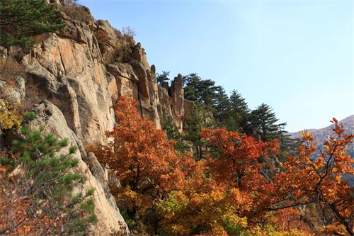 马鞍山马鞍山国家森林公园位于内蒙古自治区赤峰市.